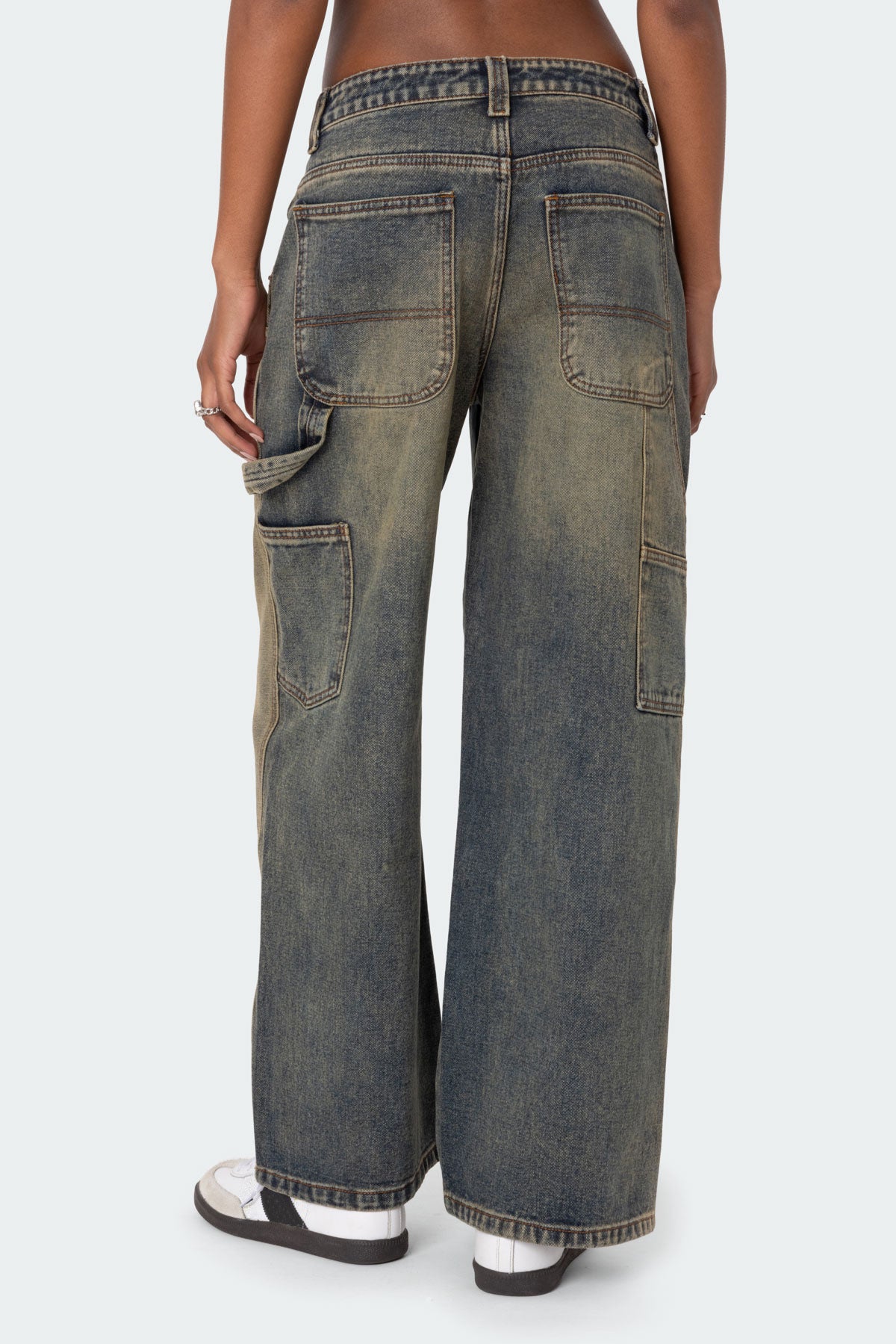Contrast Panel Washed Mid Rise Baggy Jeans