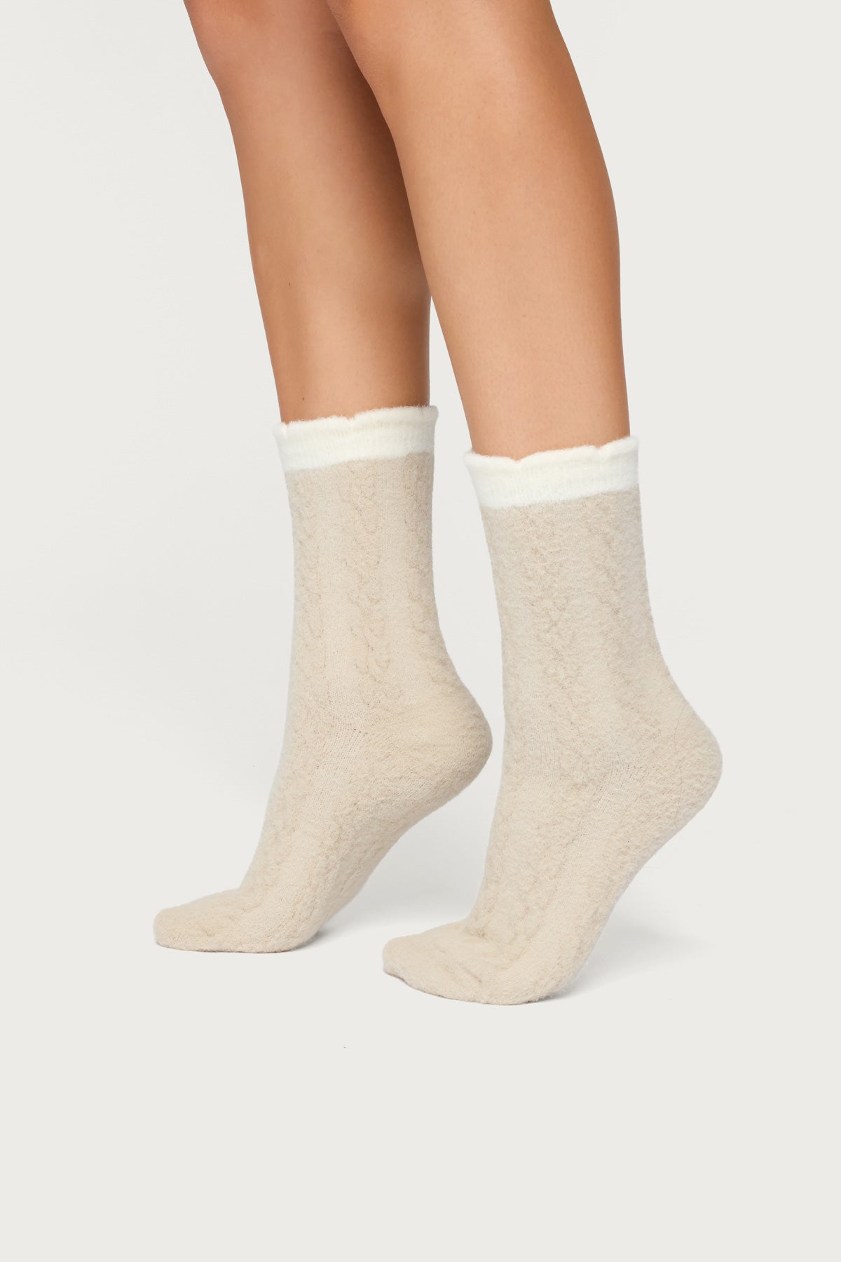 Contrast Fuzzy Cable Knit Socks