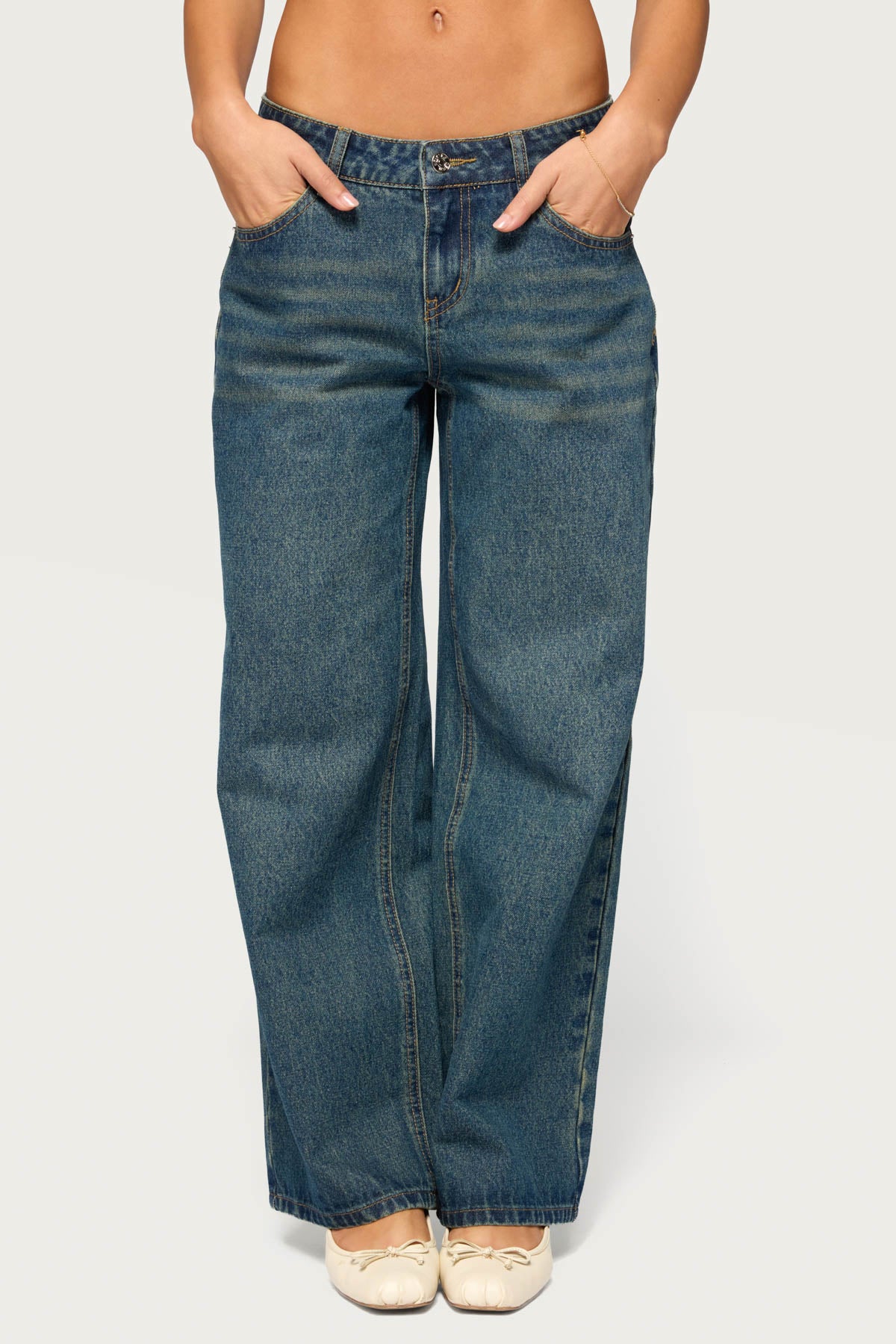 Petite Raelynn Washed Low Rise Baggy Jeans