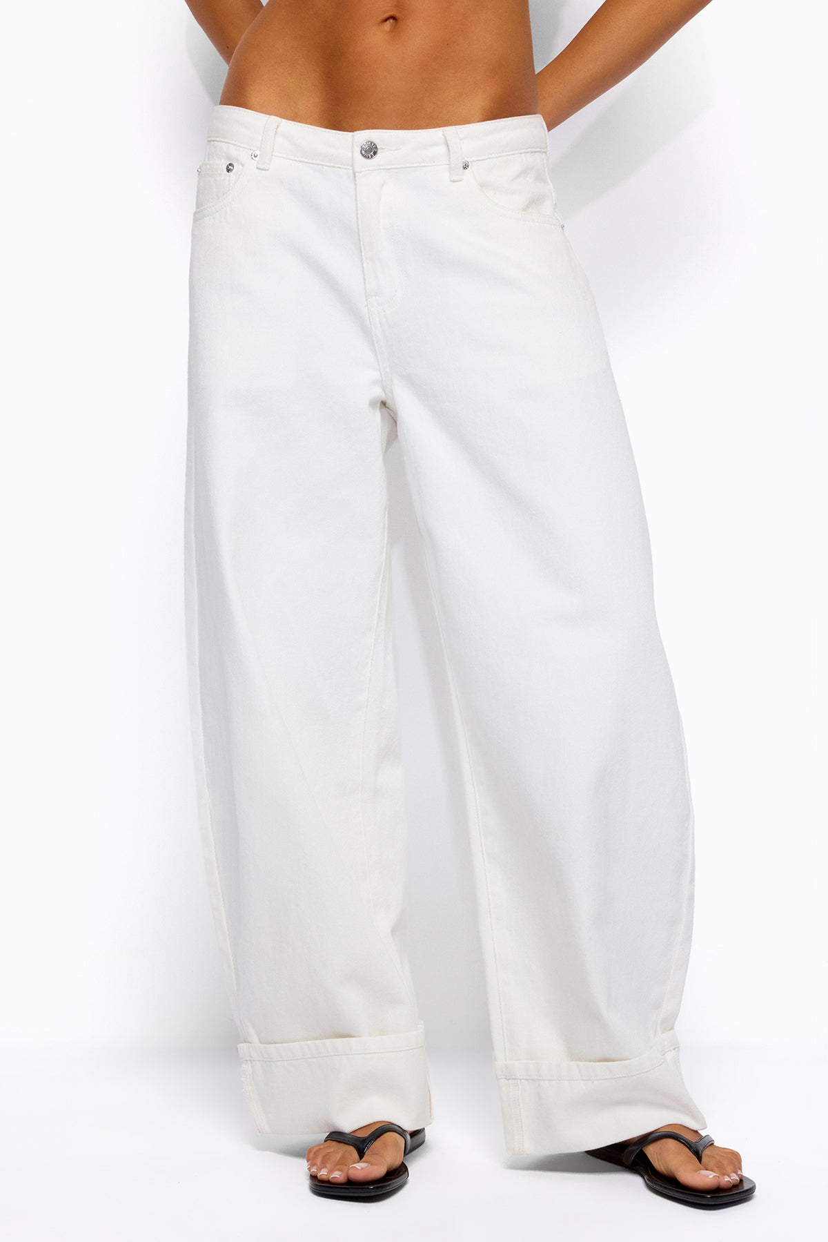 Kella Low Rise Baggy Jeans