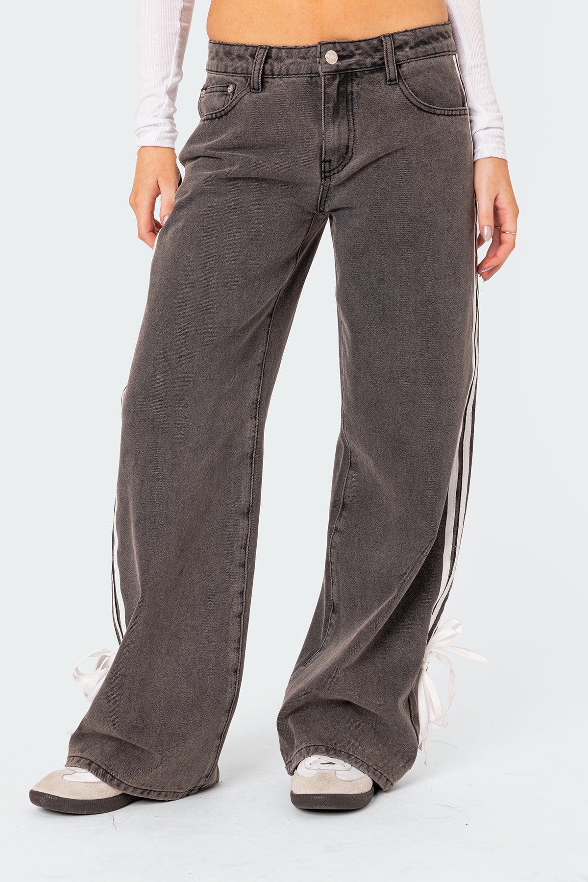 Washed Low Rise Ribbon Jeans