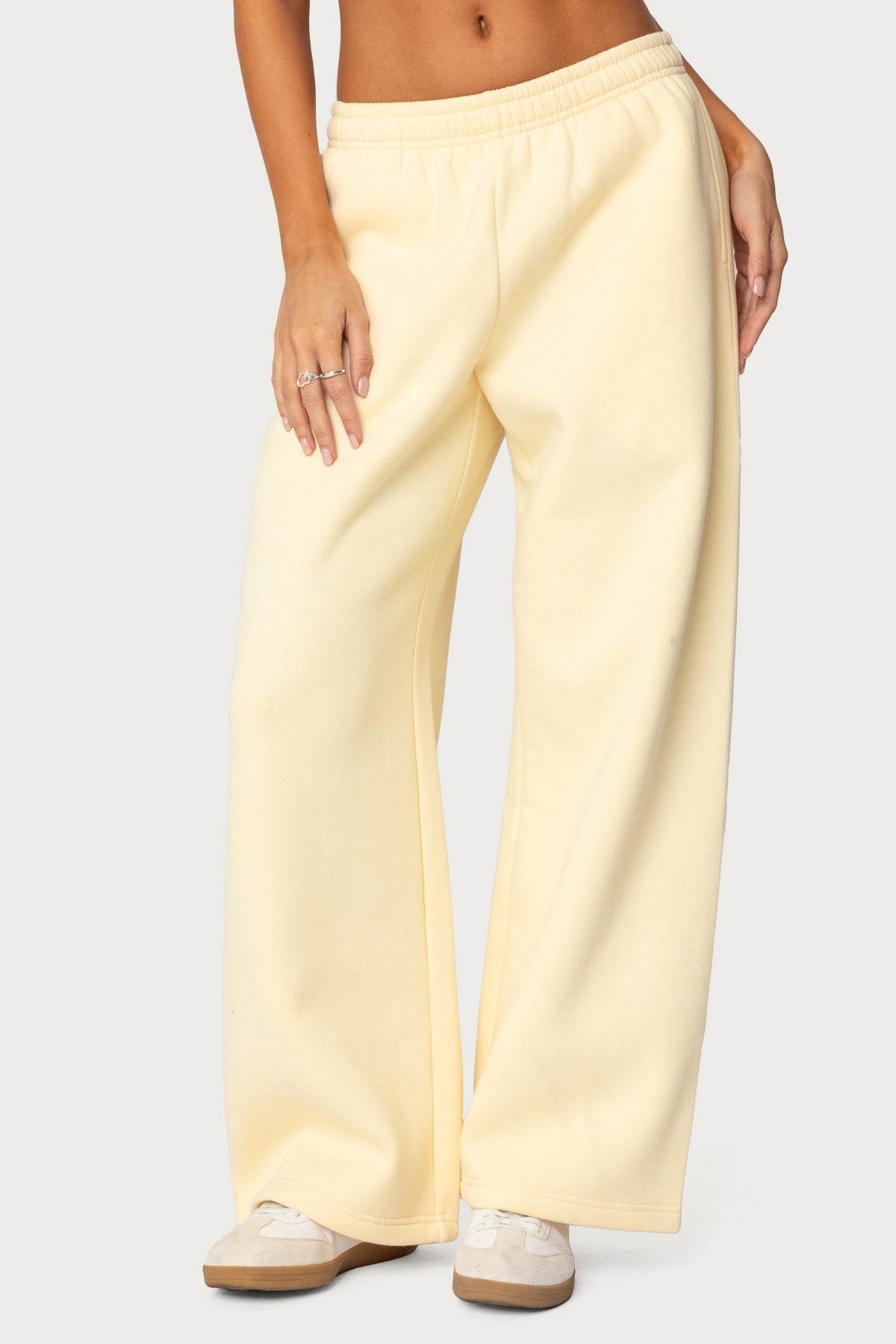 Bonney Bow Detail Sweatpants – edikted