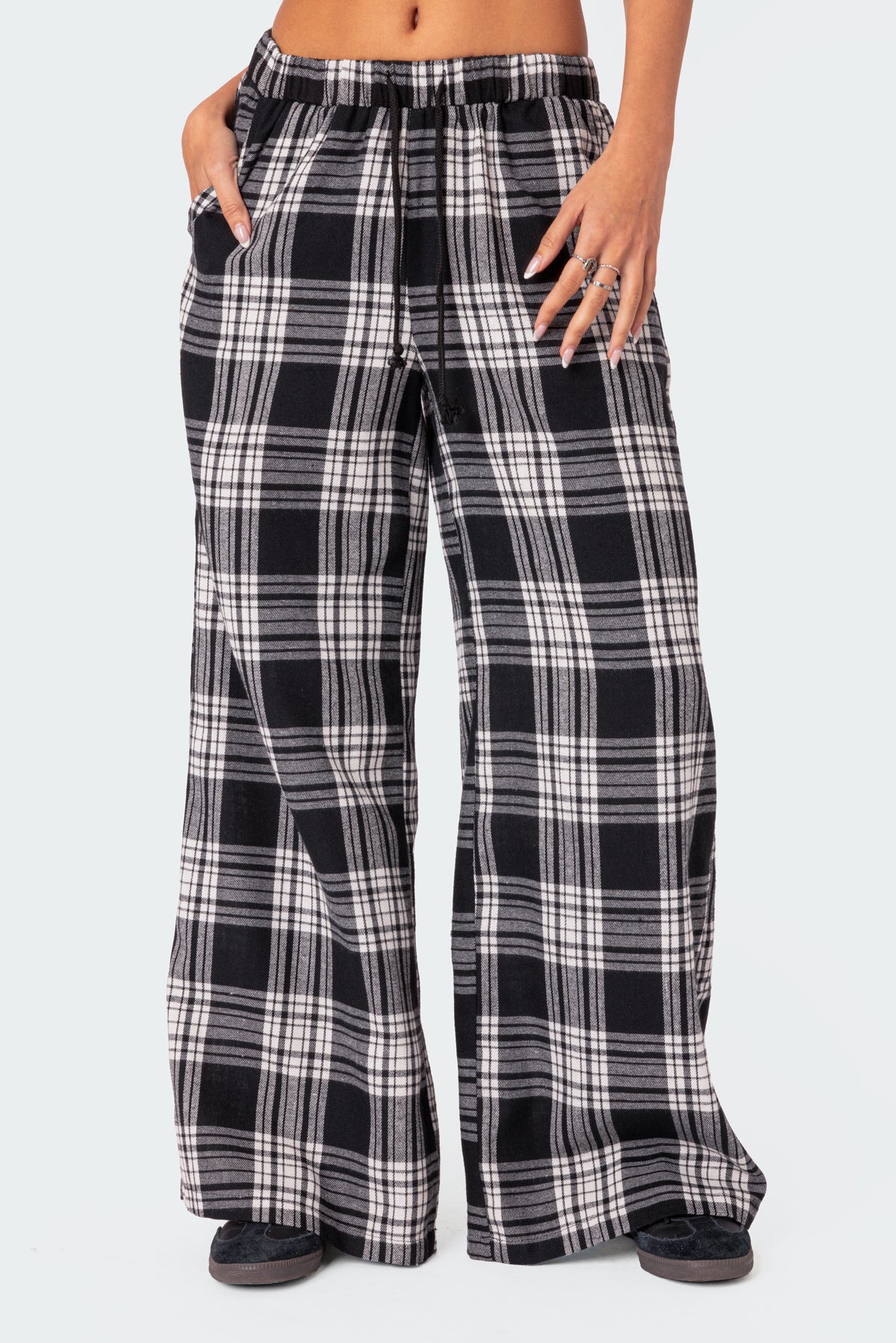 Lounge Around Plaid Wide Leg Pants – edikted