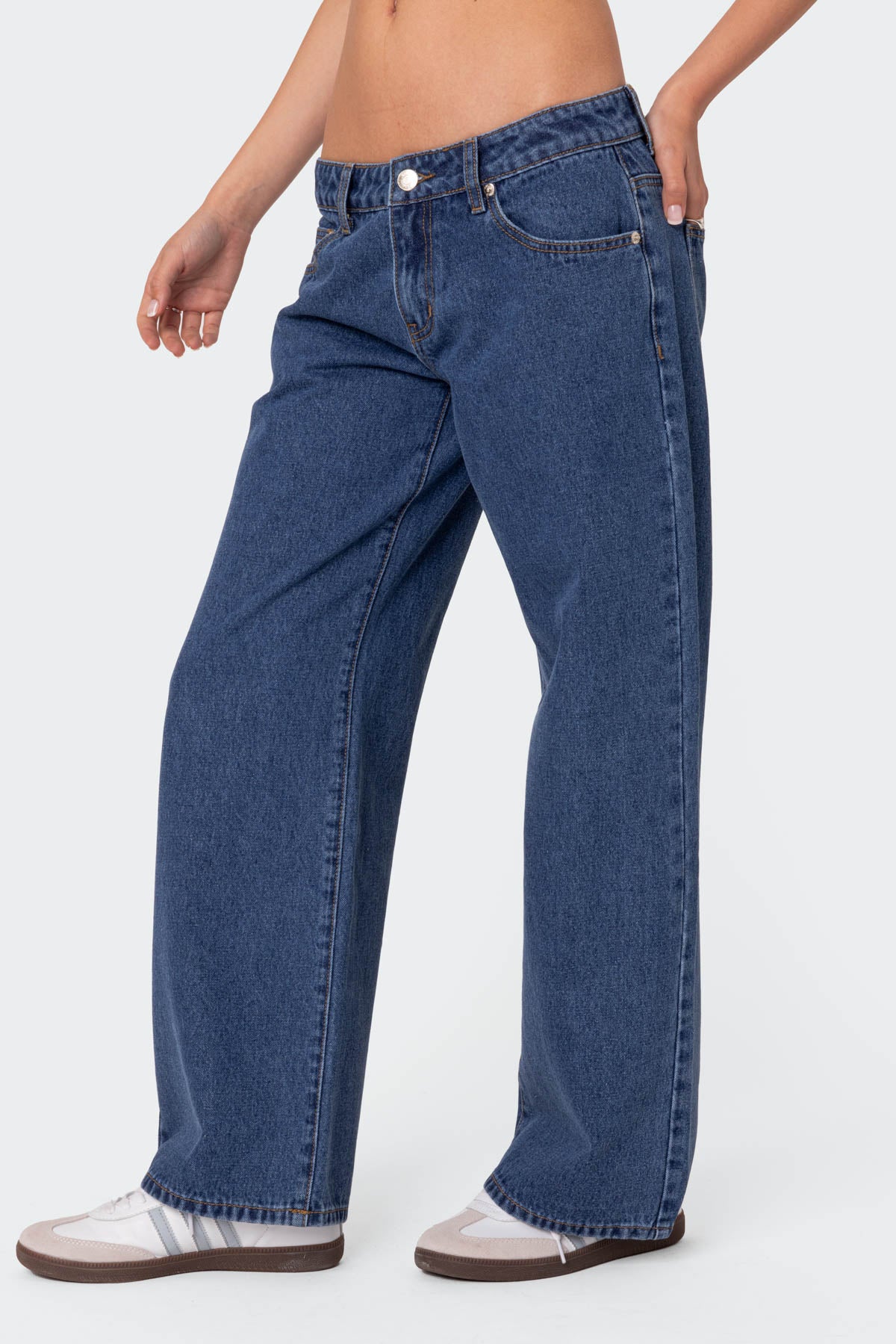 Petite Raelynn Washed Low Rise Jeans – edikted