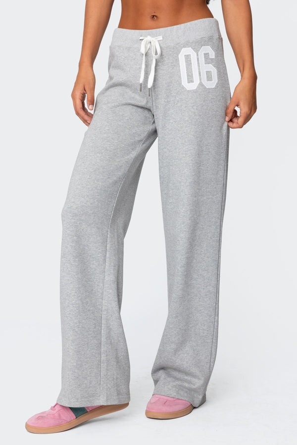 06 Sweatpants