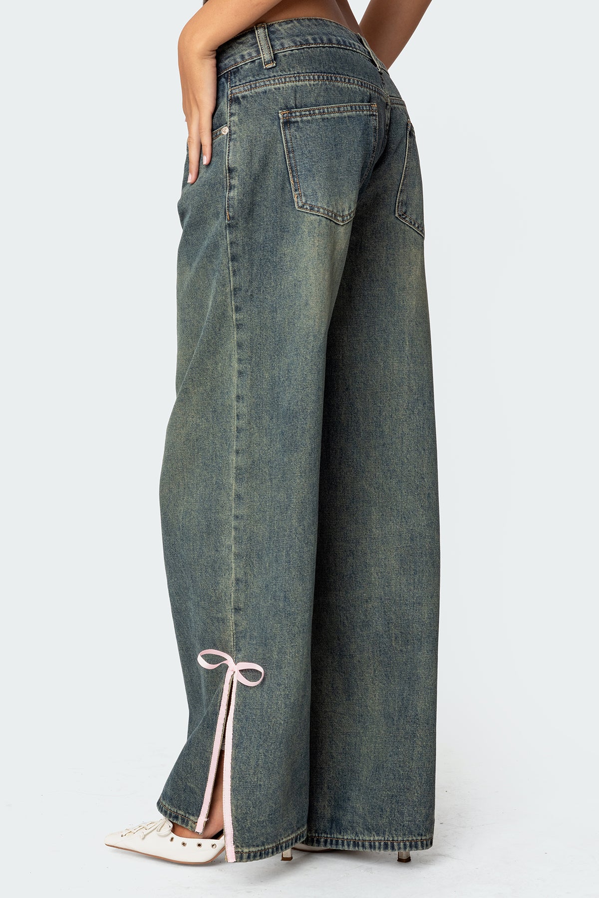 Bow Slitted Vitange Washed Jeans