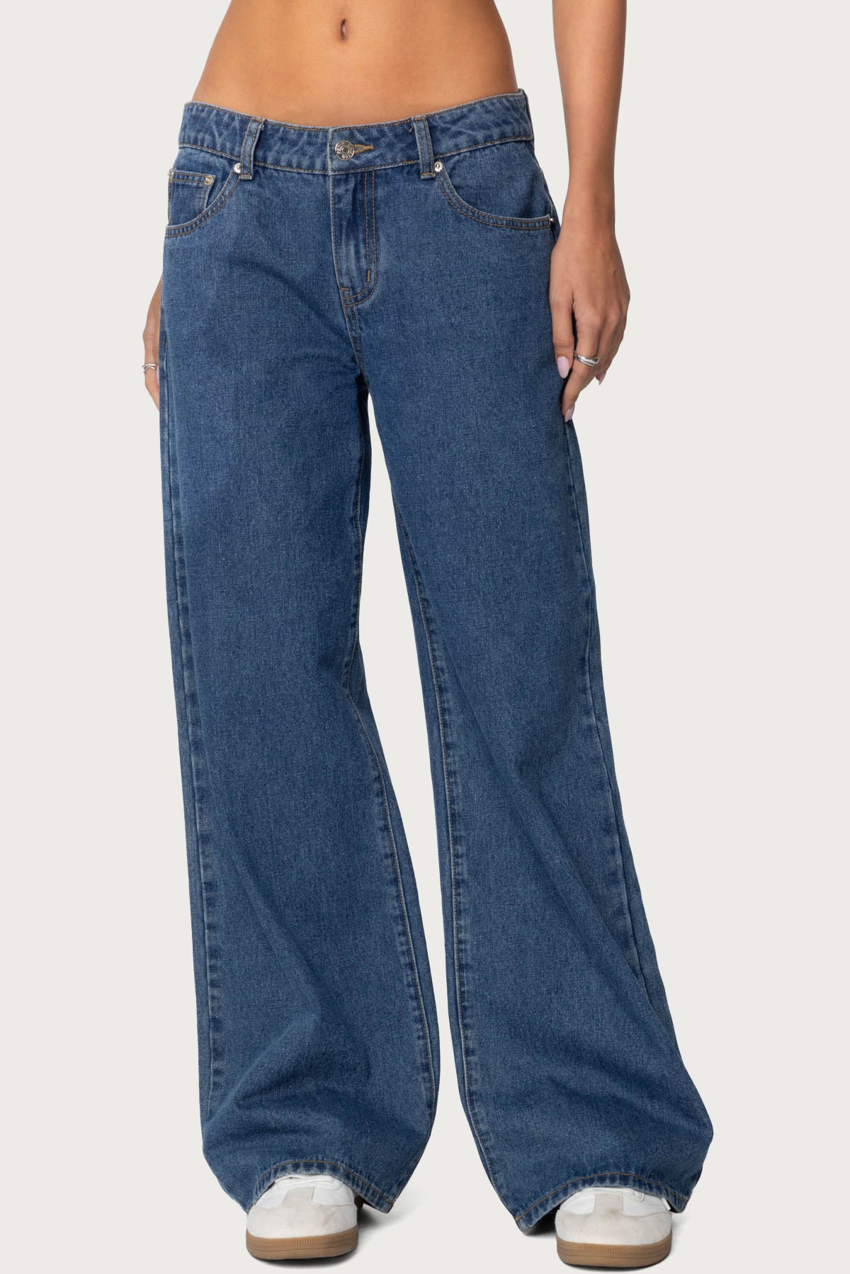 Raelynn Washed Low Rise Baggy Jeans – edikted
