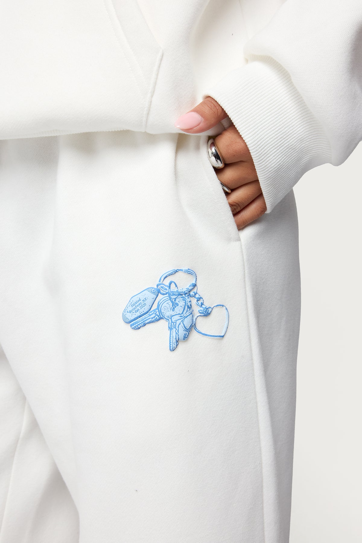 Keychain Cutie Straight Leg Sweatpants