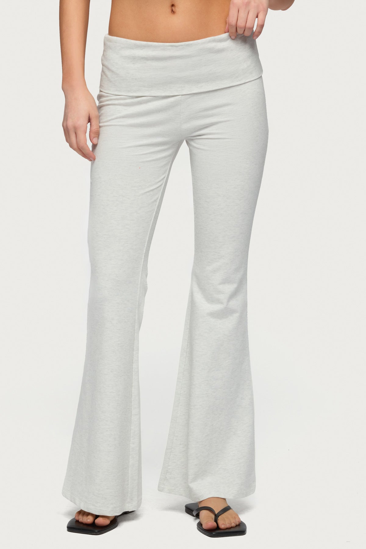 Petite Naomi Foldover Flared Leggings – edikted