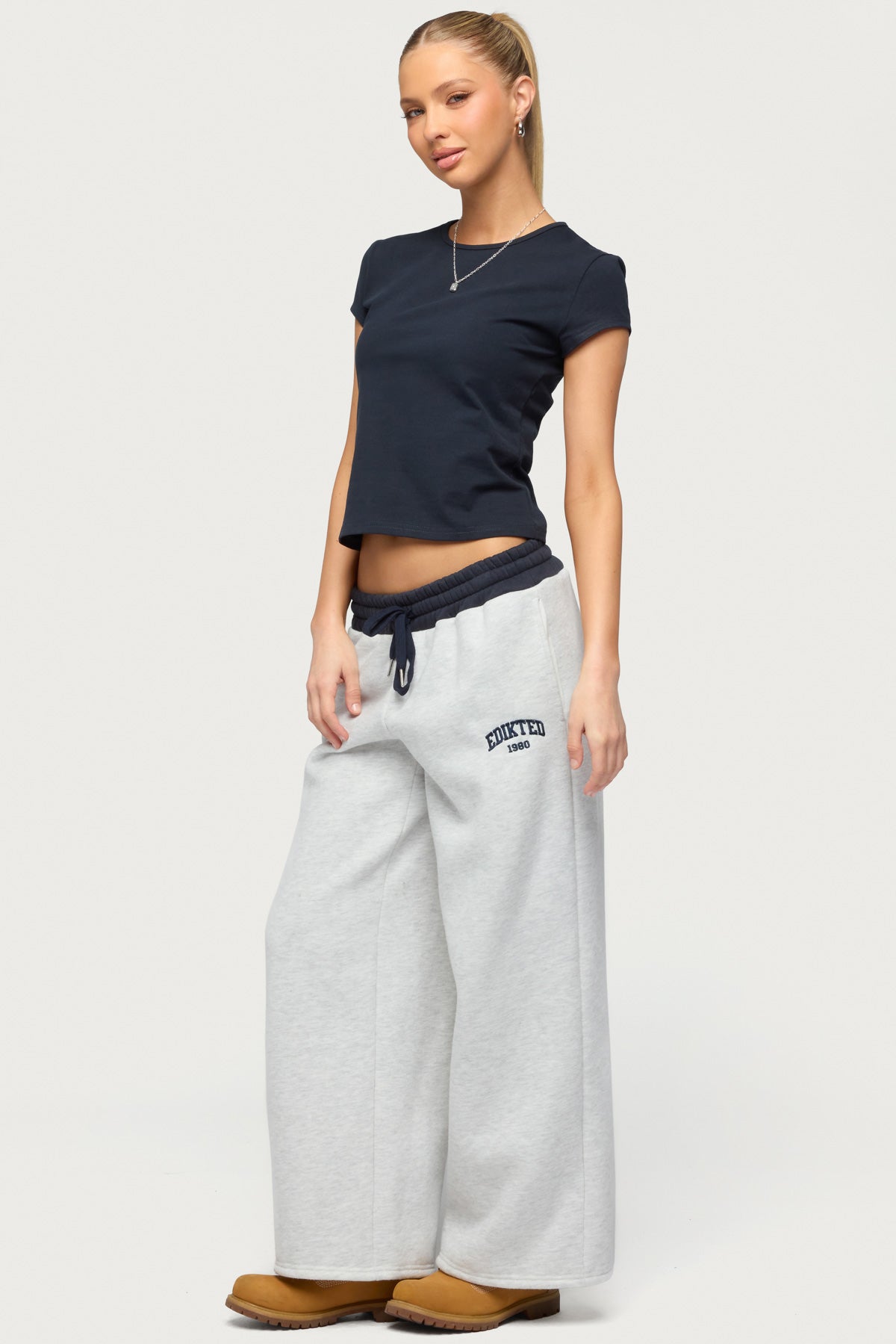 Petite Edikted Contrast Embroidered Sweatpants