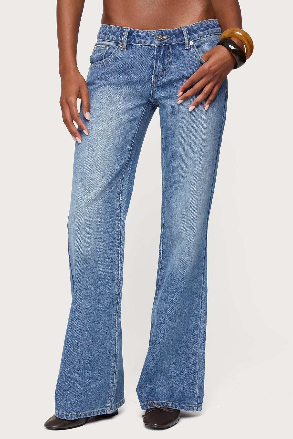 Kiarah Low Rise Bootcut Jeans – edikted