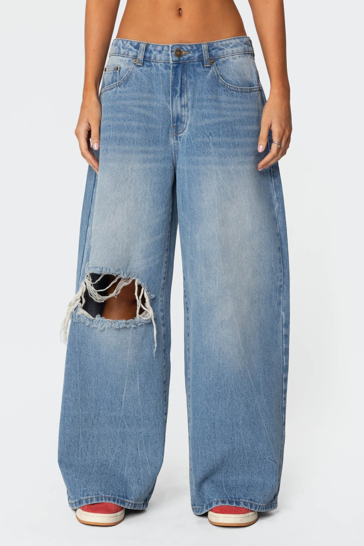 Distressed Low Rise Baggy Jeans