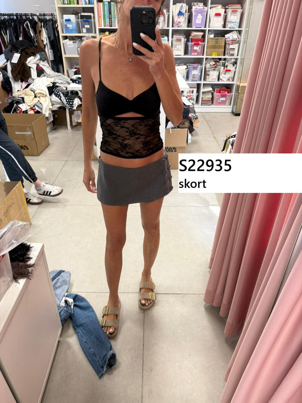 Imaney Button Mini Skort