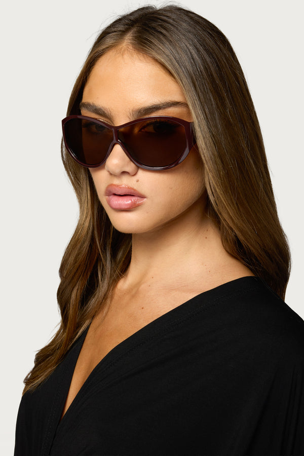 90's Babe Round Sunglasses view 1