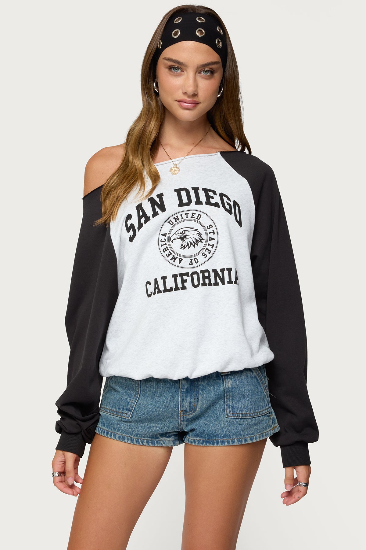 San Diego Off Shoulder Raglan Sweatshirt – edikted