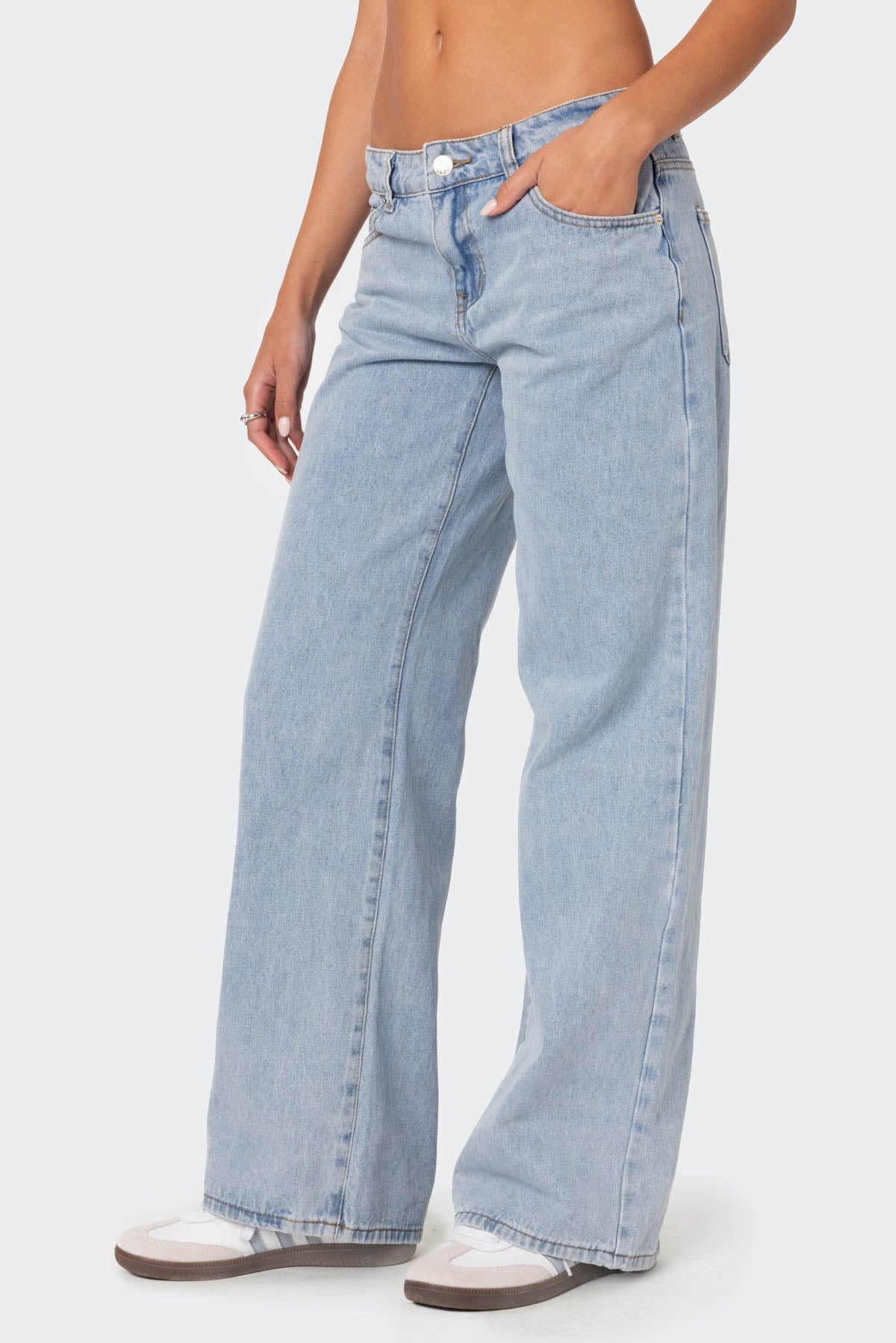 Raelynn Washed Low Rise Jeans – edikted