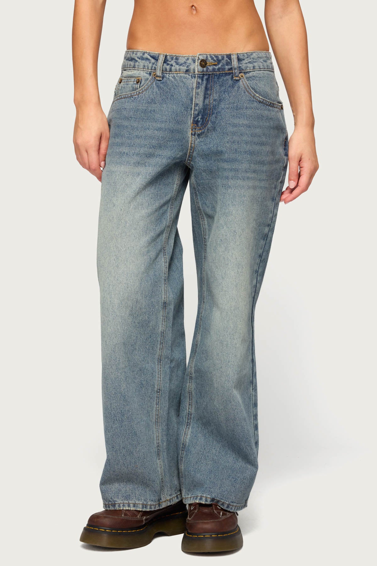 Petite Raelynn Washed Low Rise Baggy Jeans