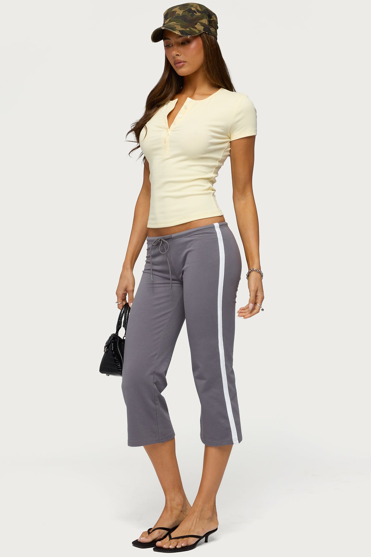 Milene Contrast French Terry Capri Pants – edikted