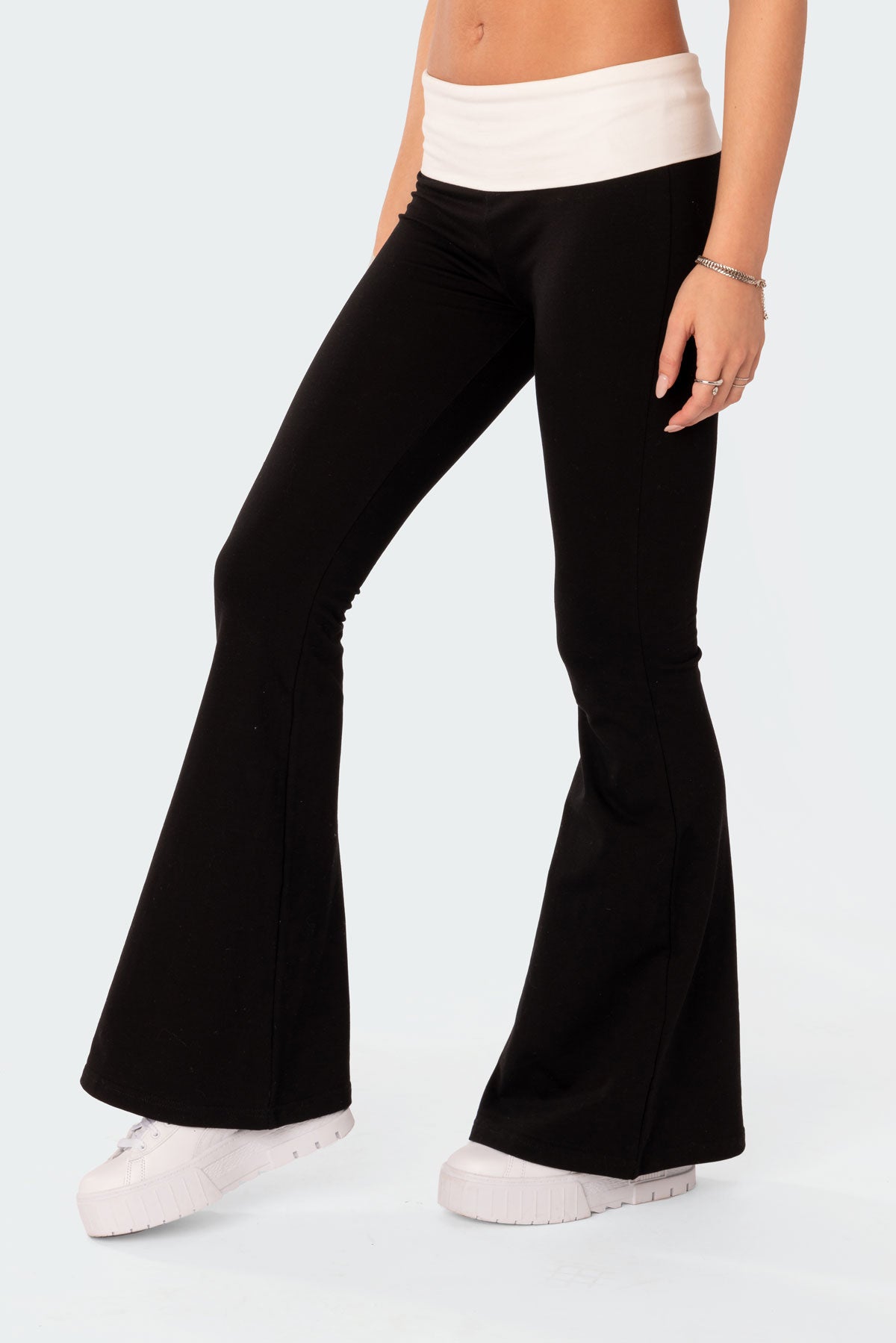 Contrast Fold Over Flared Leggings – edikted