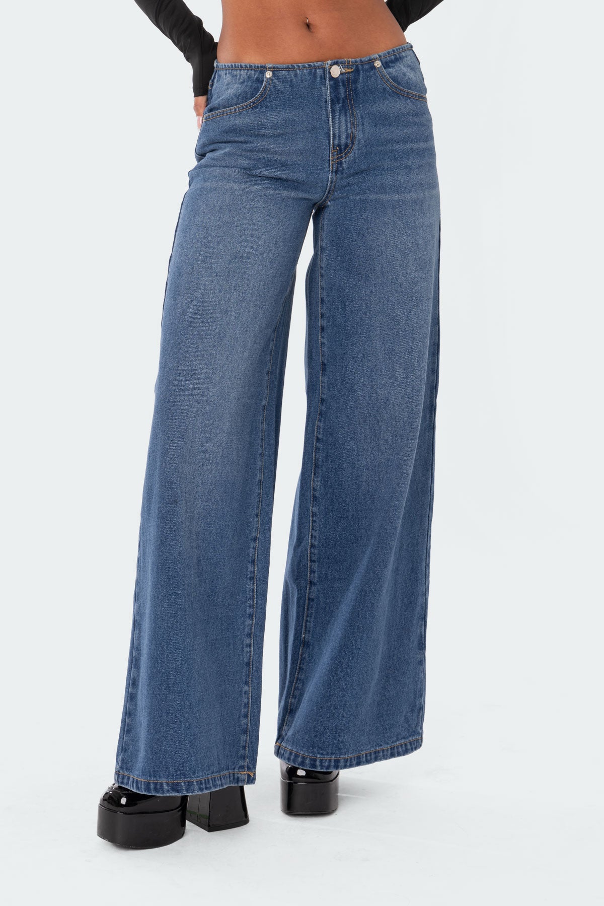 Low-Rise Wide Jeans
